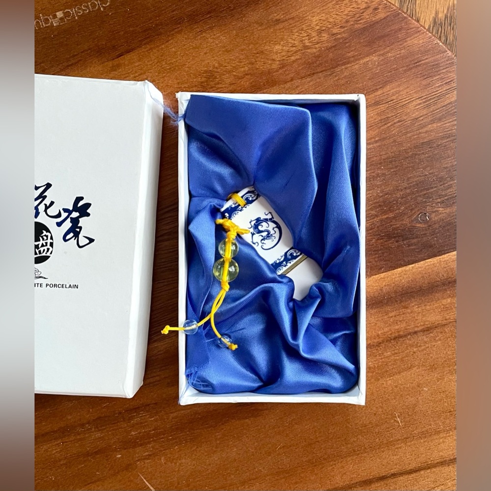 Brand “U” Flash/Jump Drive - USB 2.0 GB - Blue/White Porcelain - MAC OS